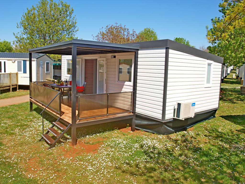 Camping Adria Mobile Home Park Umag Oda fotoğraf